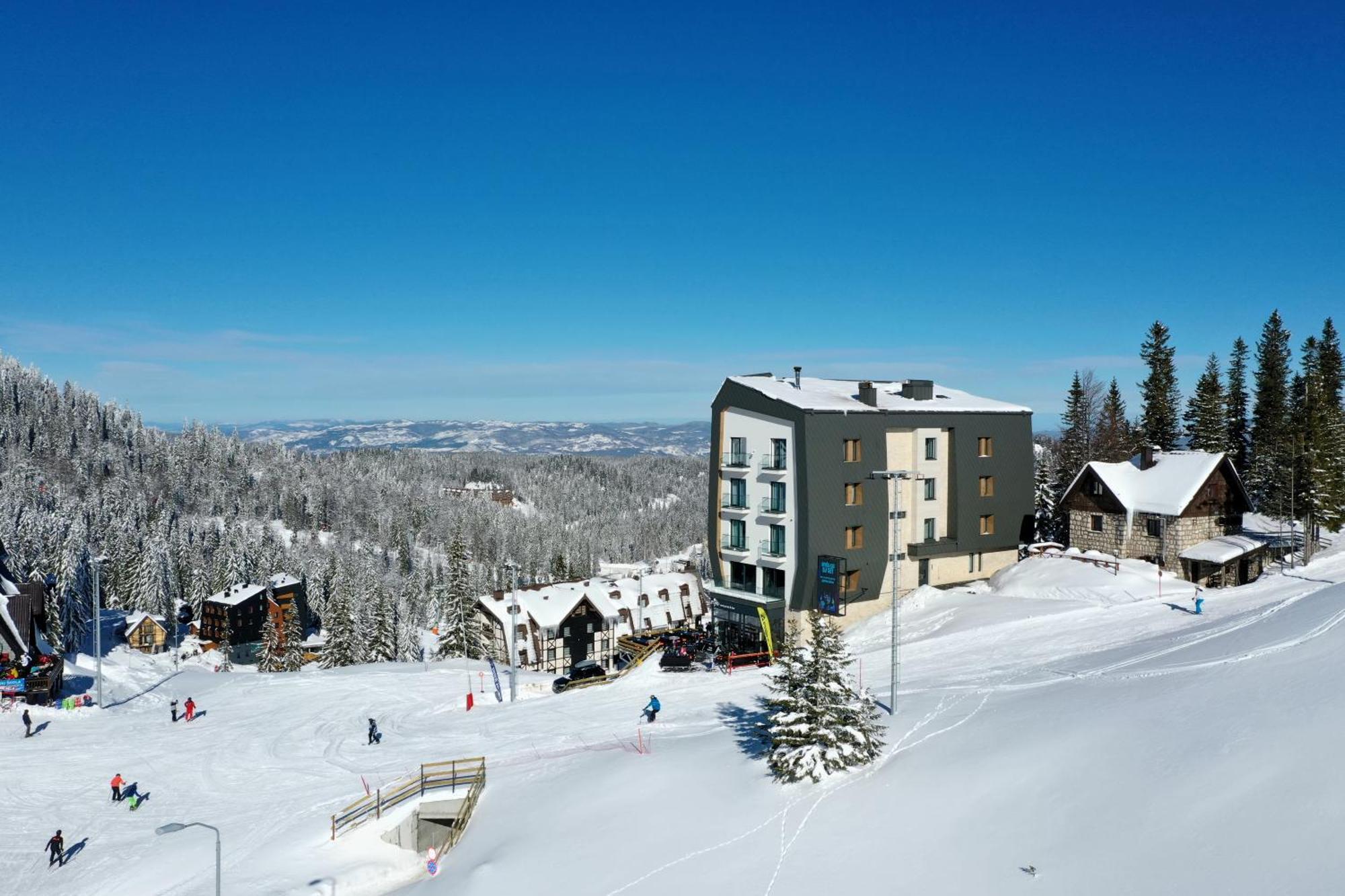 Aparthotel Rajska Яхорина Екстер'єр фото