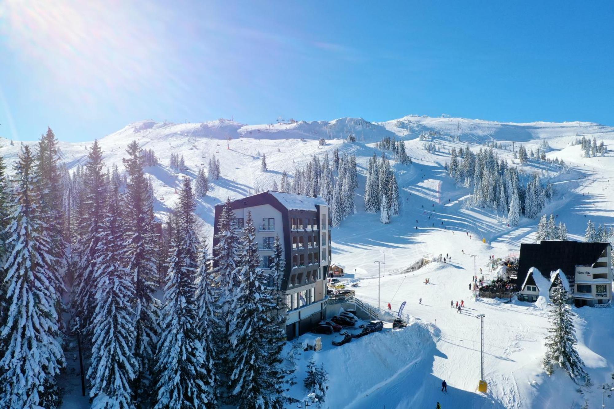 Aparthotel Rajska Яхорина Екстер'єр фото