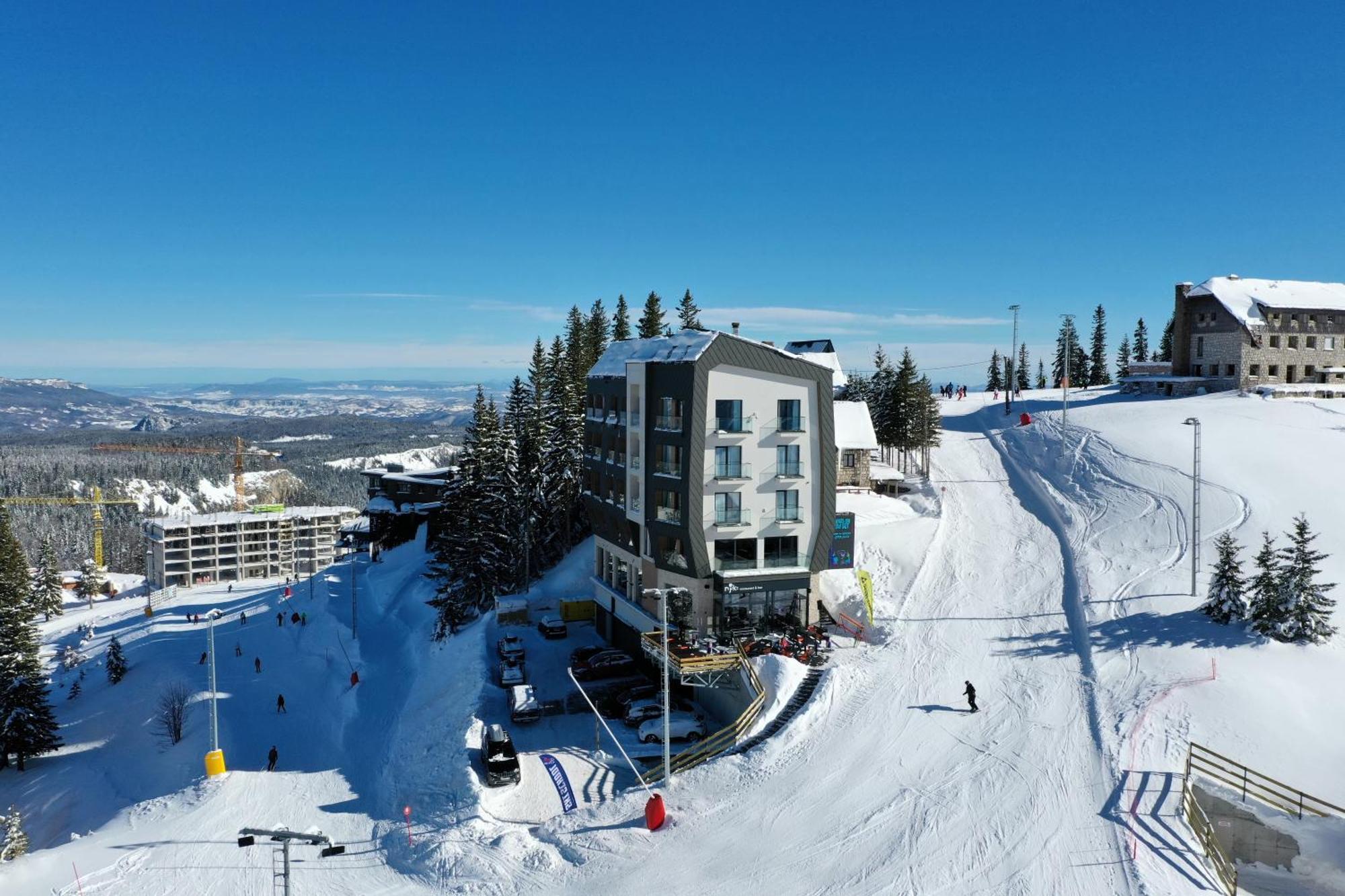 Aparthotel Rajska Яхорина Екстер'єр фото