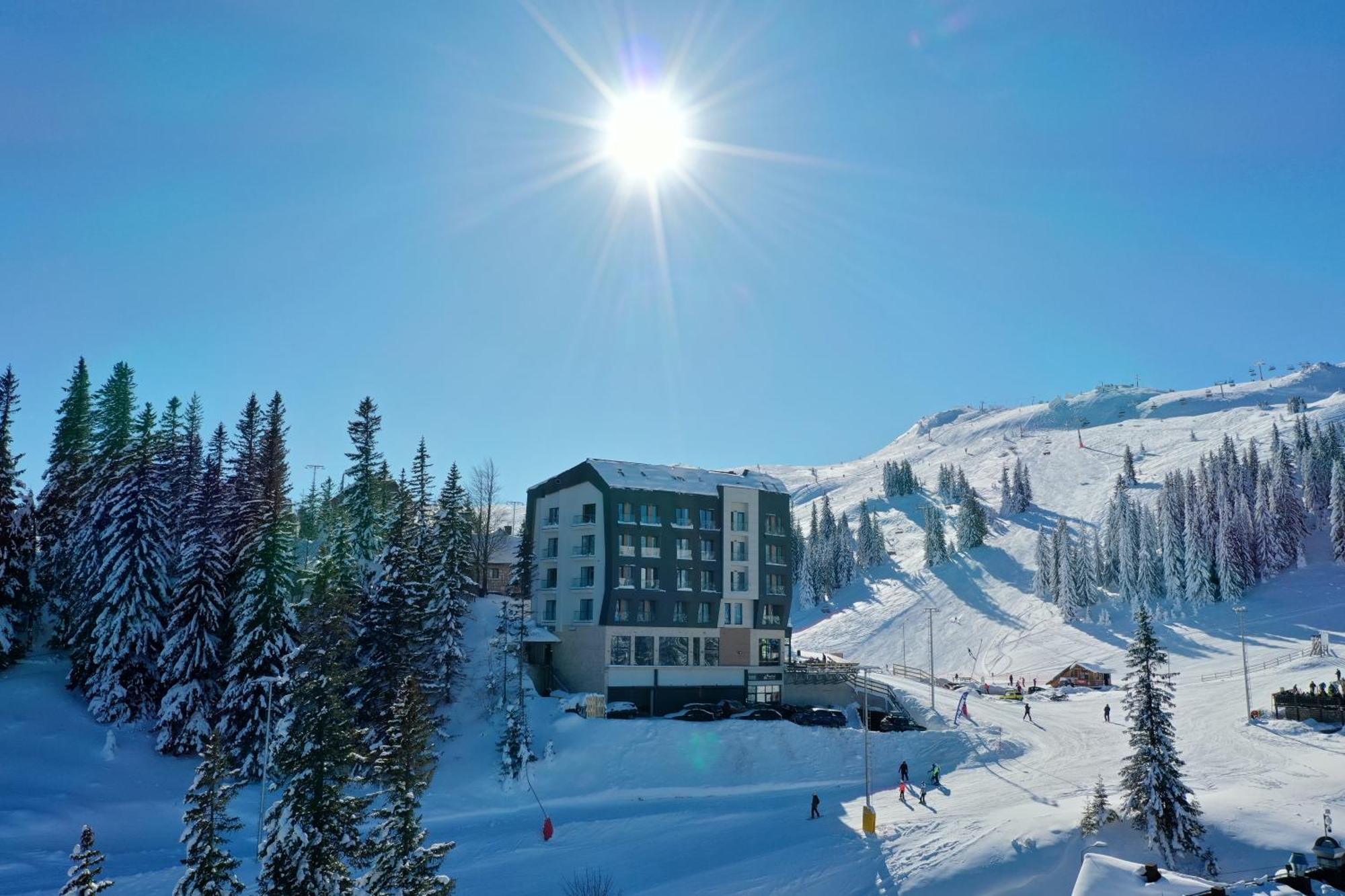 Aparthotel Rajska Яхорина Екстер'єр фото
