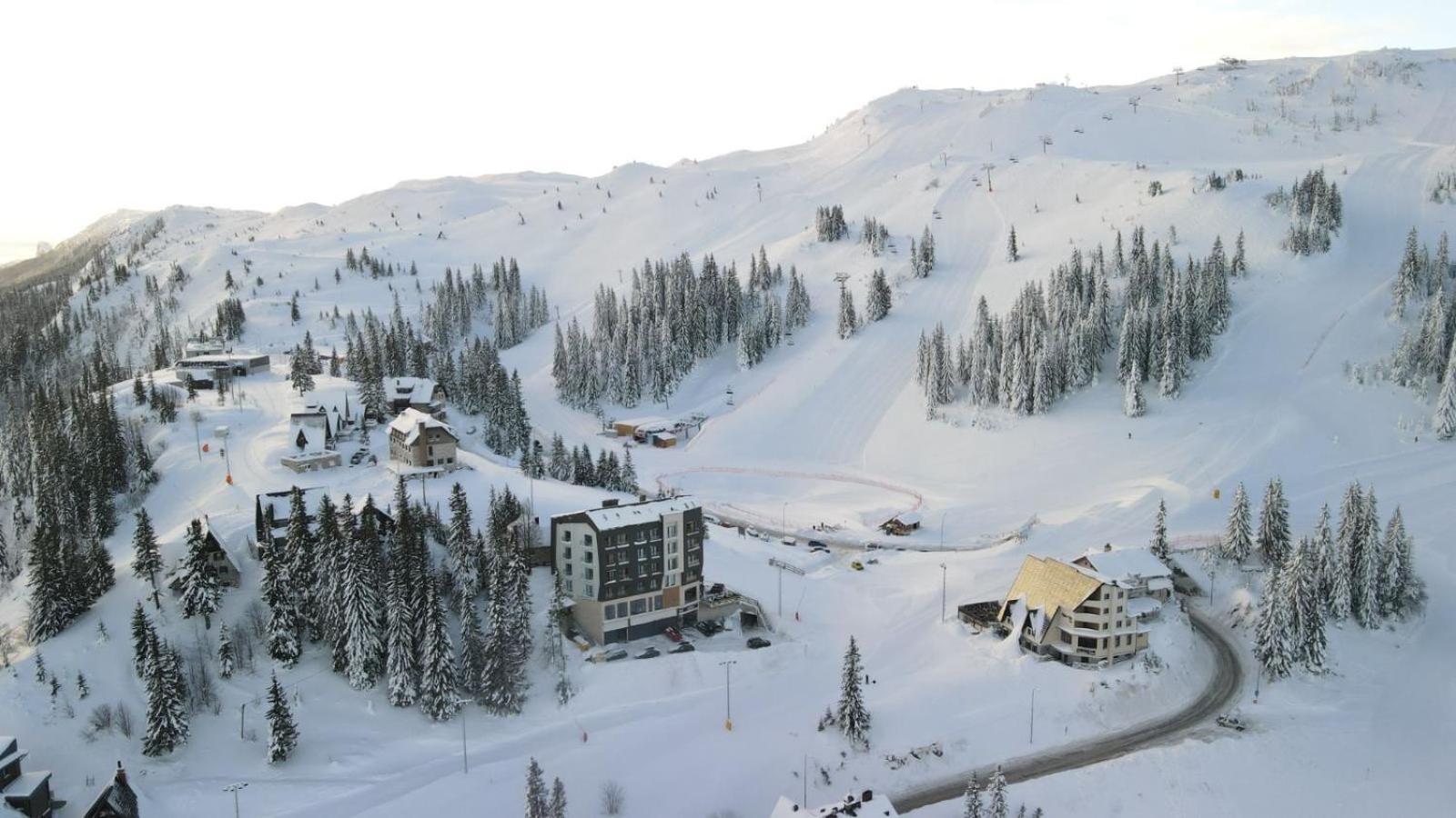 Aparthotel Rajska Яхорина Екстер'єр фото