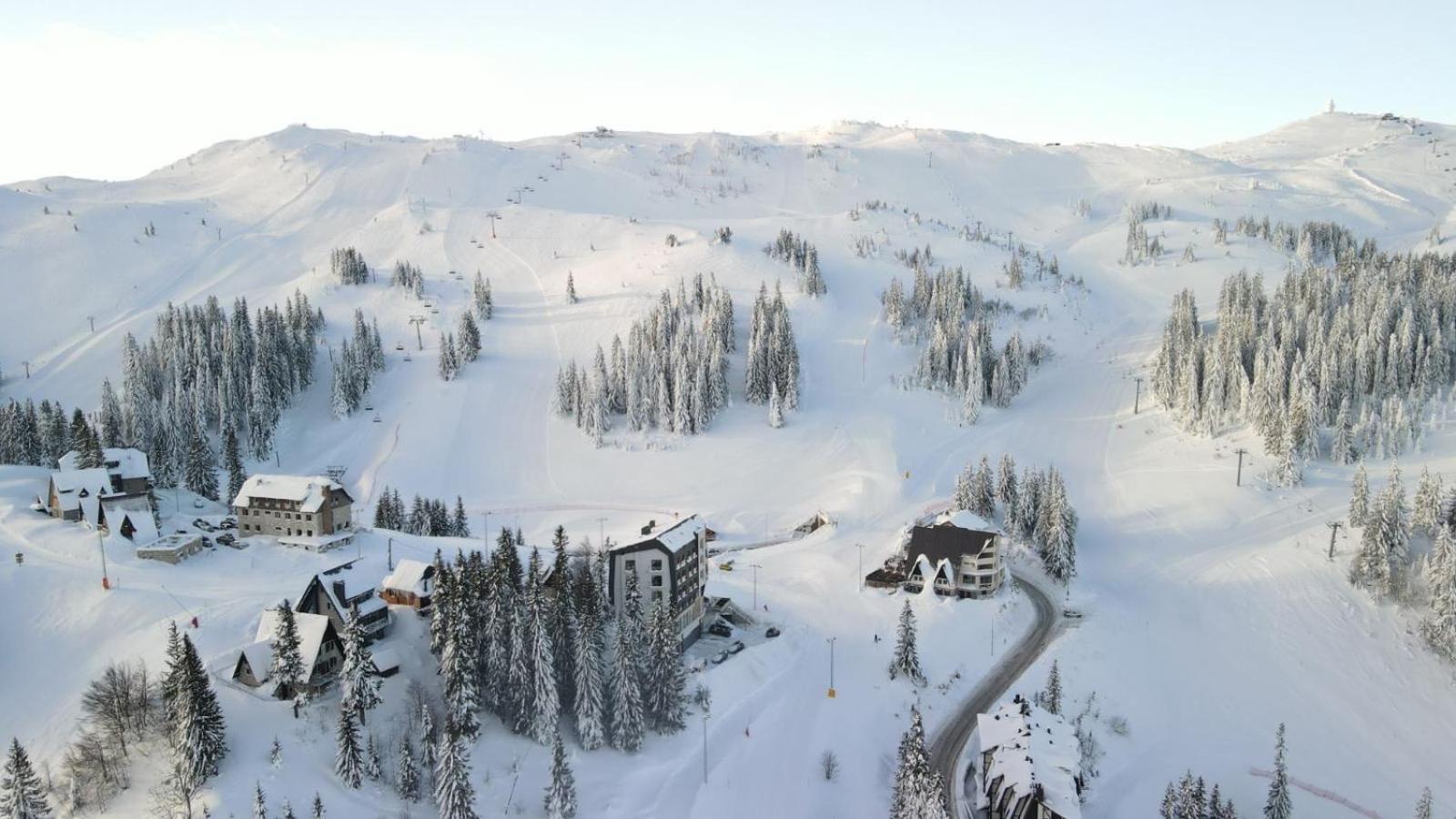 Aparthotel Rajska Яхорина Екстер'єр фото