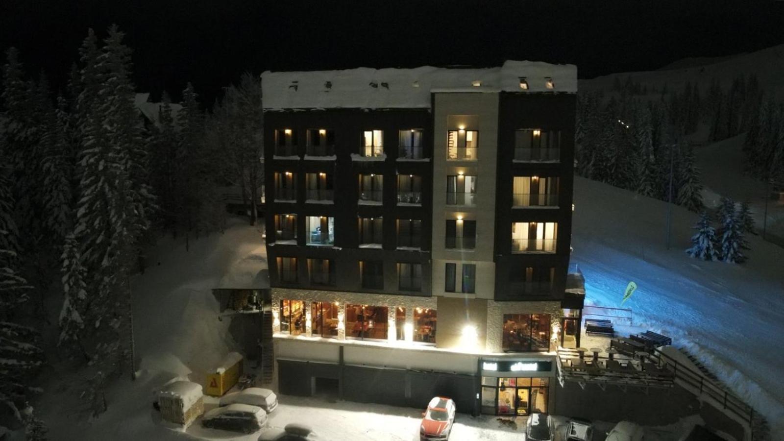 Aparthotel Rajska Яхорина Екстер'єр фото