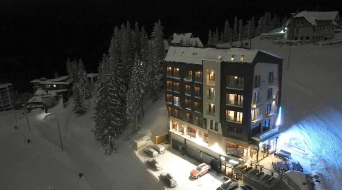 Aparthotel Rajska Яхорина Екстер'єр фото