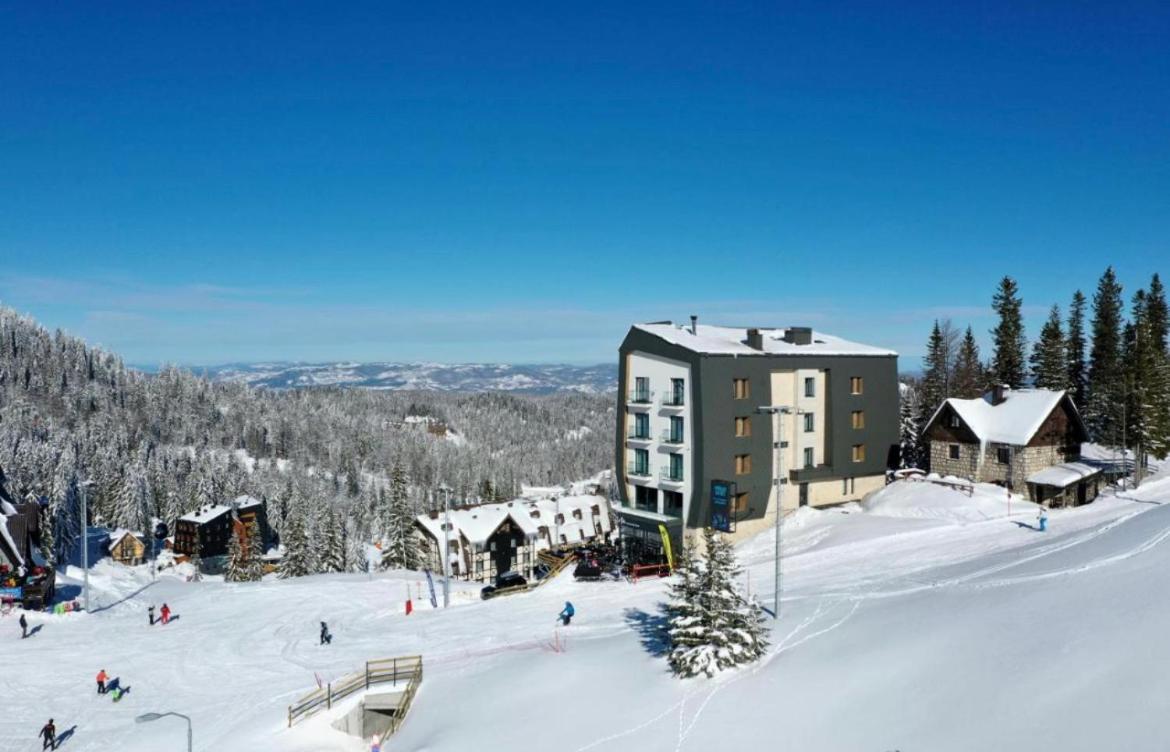 Aparthotel Rajska Яхорина Екстер'єр фото