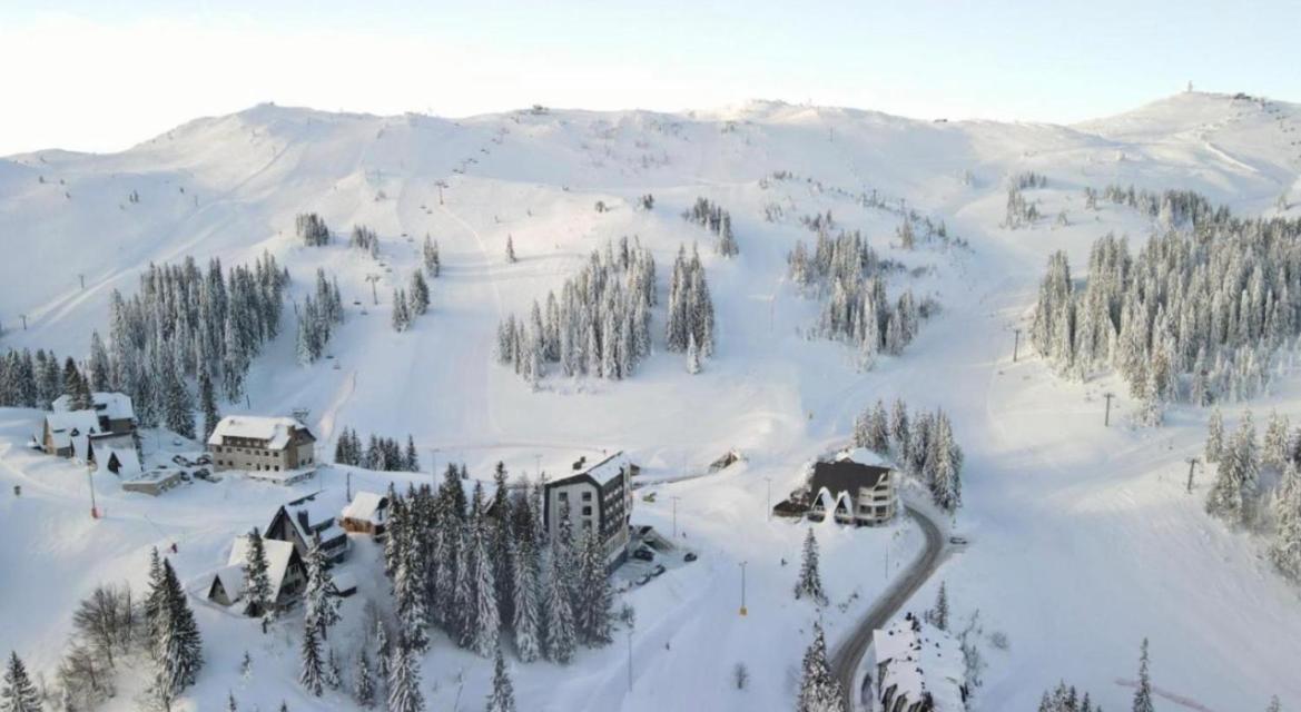 Aparthotel Rajska Яхорина Екстер'єр фото